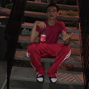 Meet your Posher, Adan